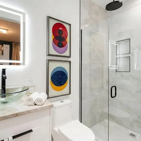 Elevator With Rooftop Hot Tub & Spacious Yard Nashville