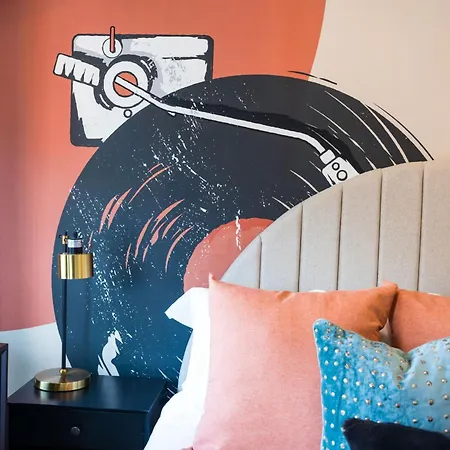Funky Town - Walkable To Attractions Holiday home *