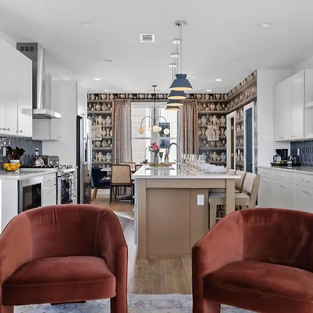Holiday home Hot Tub Hang Grill Parking Views Of Downtown *