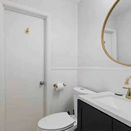 Quiet Retreat Near Opryland & Airport *