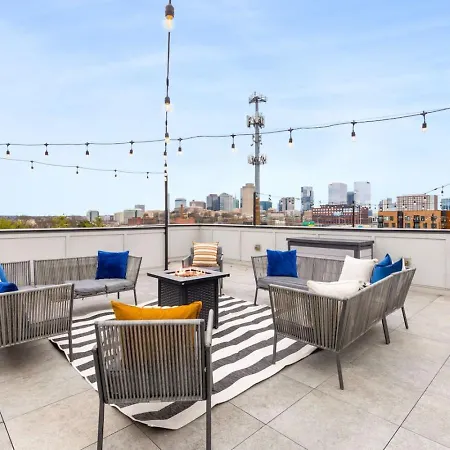 Holiday home View Only 1 Mile To Downtown With Garage And Rooftop Nashville