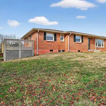 Quiet Retreat Near Opryland & Airport Nashville