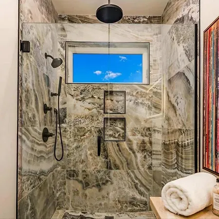 Elevator With Rooftop Hot Tub & Spacious Yard