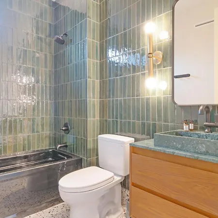 Holiday home The Elmwood & Ashford - 8br Weho Rooftops *
