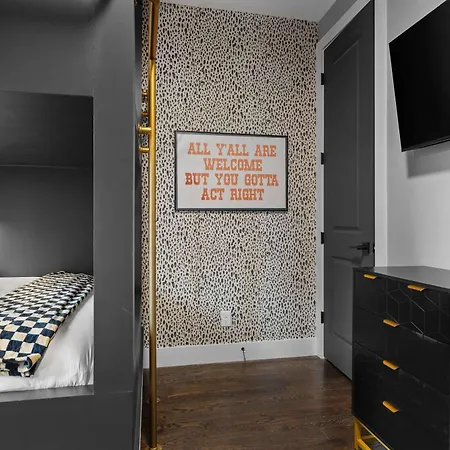 Elegant Nash Karaoke Haven With Rooftop Fire Table
