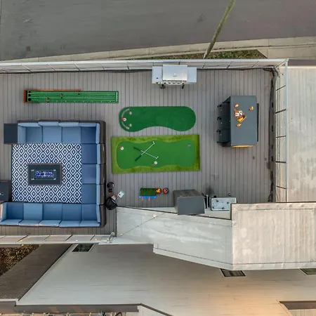 The Skyline Social - Retreat & Private Rooftop Nashville