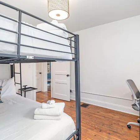 Holiday home - 2 Units - Minutes To Broadway & Germantown