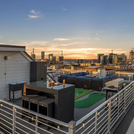 The Skyline Social - Retreat & Private Rooftop Holiday home Nashville