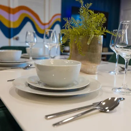 Funky Town - Walkable To Attractions Holiday home