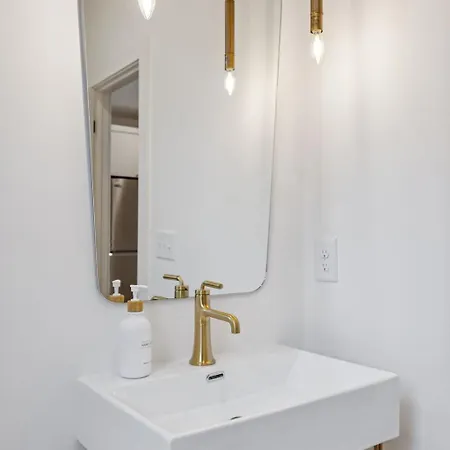 Chic Nash Townhouse Rooftop Patio And Views * Nashville