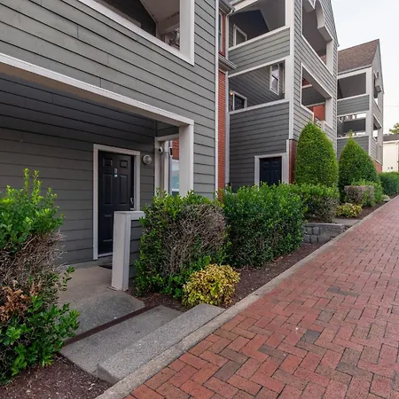 Funky Town - Walkable To Attractions Holiday home
