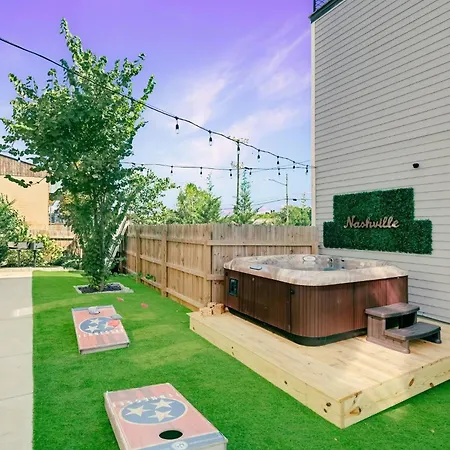 Hottub/karaoke-10m Dt-beg Your Parton? Dolly's Hm Holiday home