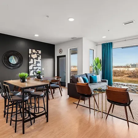Upscale Riverview With Garage Walk To Downtown Nashville