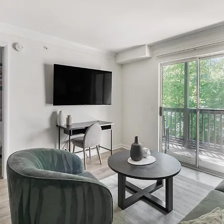 Landing - The Metropolitan Apartment