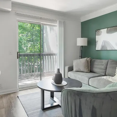 Landing - The Metropolitan Apartment *