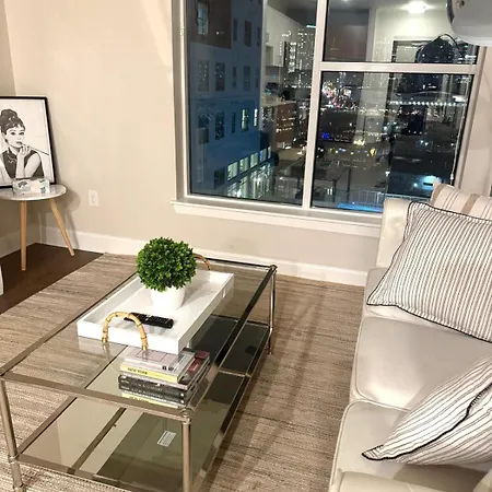 Apartment Monaco W Pool Gym Parking *