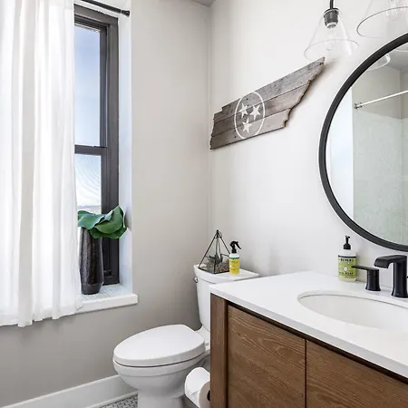 Music Views Downtown - Parking Included Apartment *
