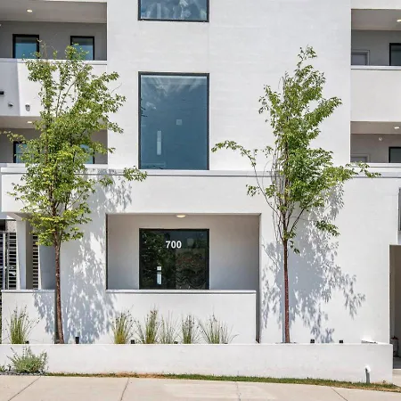 Upscale Riverview With Garage Walk To Downtown *