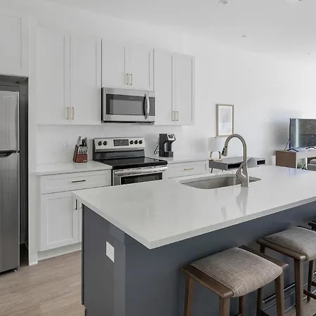 Landing Stunning 1bd Game Gym Apartment Nashville