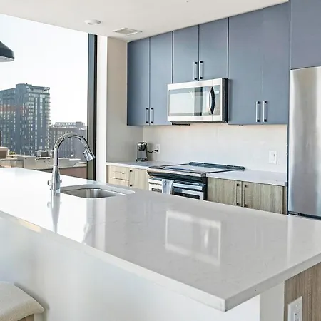 Landing Stunning 2Bd Rooftop Lounge Gym Apartment Nashville