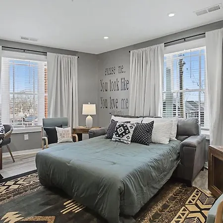 2br In Walkable Area & 5 Mins To Broadway *