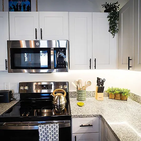 Modern 1br Just Minutes To Downtown