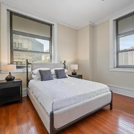 Landing Beautiful 2Bd Gym Apartment *