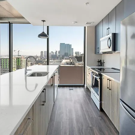 Apartment Landing Stunning 2Bd Rooftop Lounge Gym