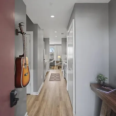 2br In Walkable Area & 5 Mins To Broadway * Nashville