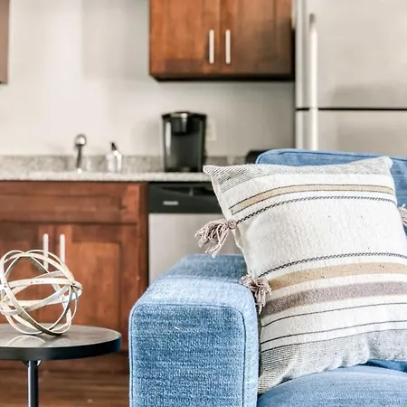 Apartment Two Cozysuites Music Row Chic In Nashville