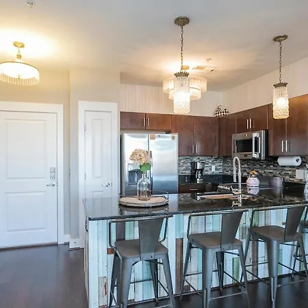 Beautiful In The Heart Of Downtown Walk To Broadway Apartment *