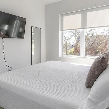 Landing Stunning 1bd Game Gym *