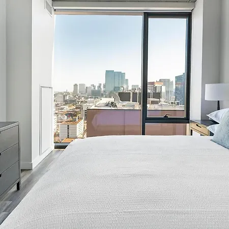 Landing Stunning 2Bd Rooftop Lounge Gym Apartment