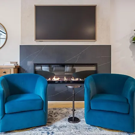 Apartment 3br Townhome Rooftop Views Hot Tub & Fireplace *