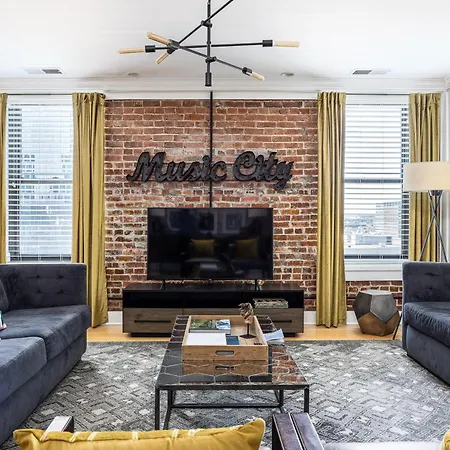 Music Views Downtown - Parking Included Apartment