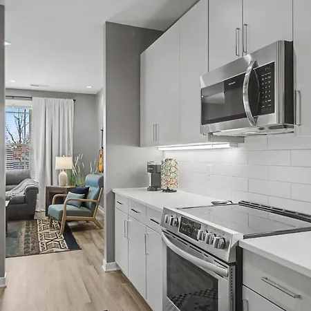 2br In Walkable Area & 5 Mins To Broadway *
