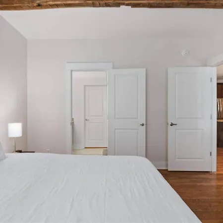 Apartment The Nook - Barn Doors & Broadway Dreams *