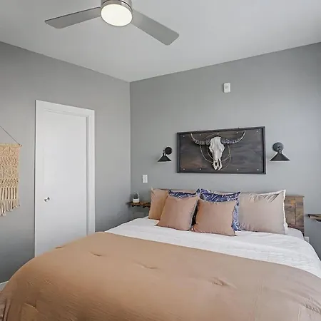 Apartment 2br In Walkable Area & 5 Mins To Broadway Nashville