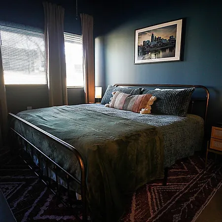 Modern 1br Just Minutes To Downtown Apartment