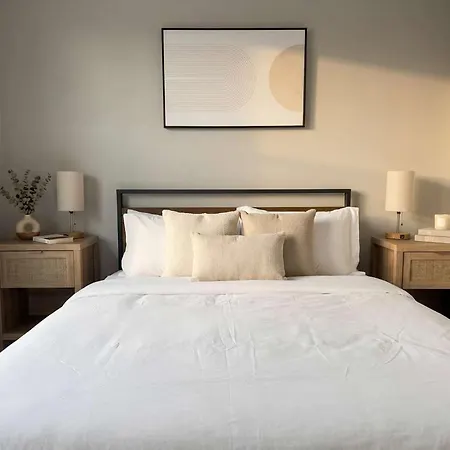 Apartment Boulevard Midtown 30ft Ceilings 1br 01 *
