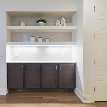 Apartment New Hidden Gem, Luxury Kitchen, 5 Min To Broadway Nashville