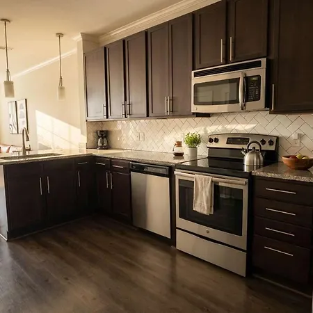 Boulevard Midtown 1br Pool Gym Parking 06 Apartment *
