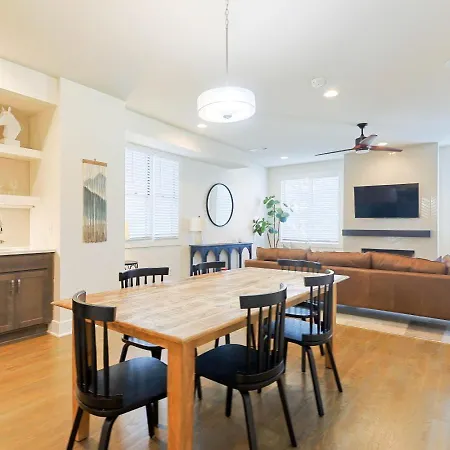 Apartment New Hidden Gem, Luxury Kitchen, 5 Min To Broadway