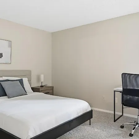 Apartment Comfortable Retreat With In-unit Washerdryer *