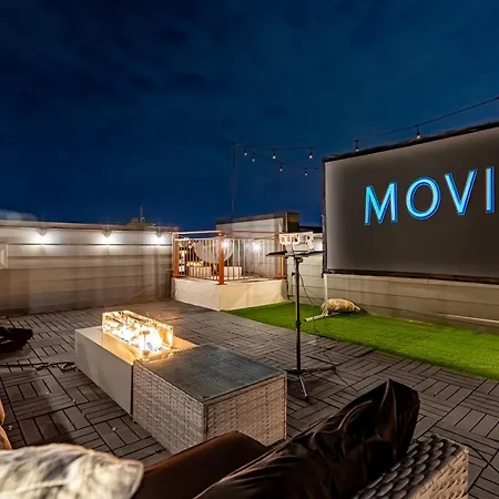 Modern Luxe Townhome With Rooftop Cinema * Nashville