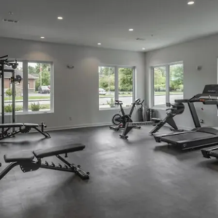 Landing Stunning 1bd Game Gym Apartment Nashville