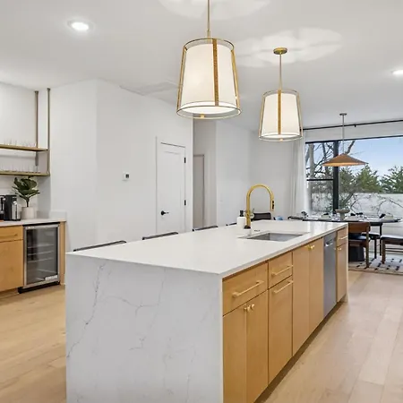 Apartment New Modern Escape With Rooftop Hot Tub Nashville
