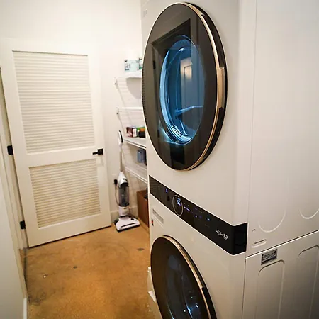 Modern 1br Just Minutes To Downtown