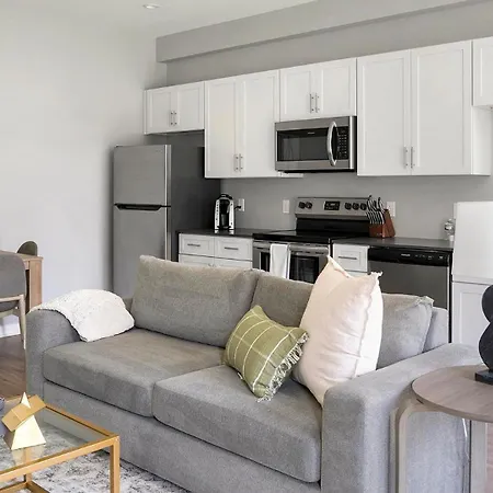 Landing Incredible Studio Gym Pool Apartment