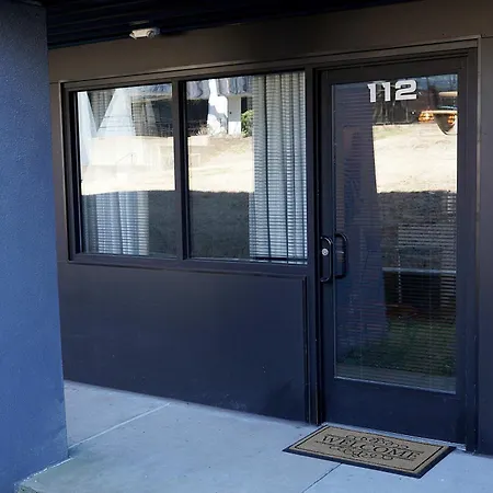 Modern 1br Just Minutes To Downtown